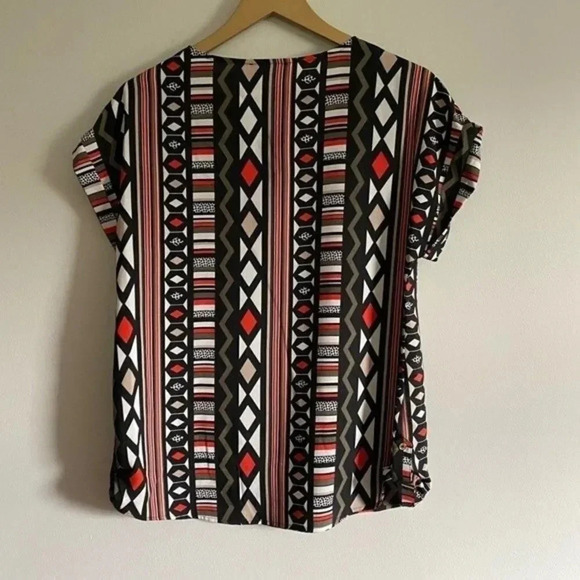 Calvin Klein Geometric Print Top - Picture 11 of 12